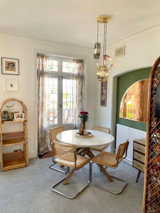 3 Bedroom Spacious Seaside Apartment With Estuary Views 桑斯安 外观 照片