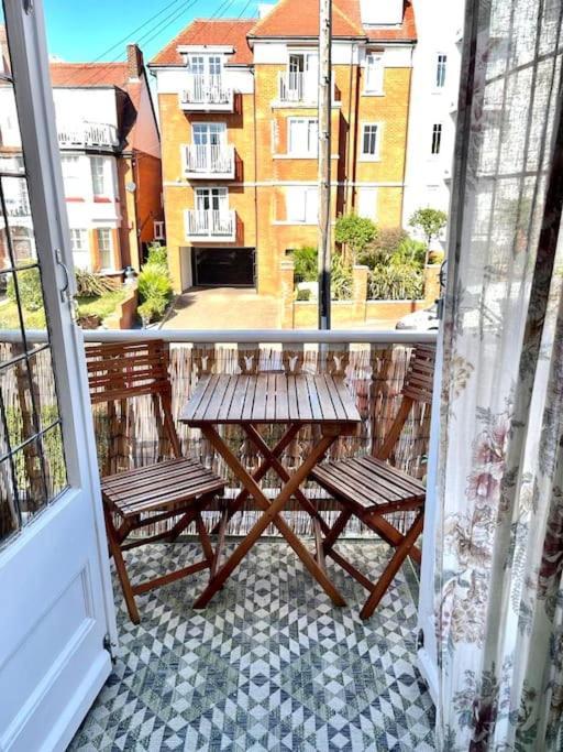 3 Bedroom Spacious Seaside Apartment With Estuary Views 桑斯安 外观 照片